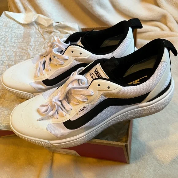 🖤SOLD🖤 Vans UltraRange EXO Sneaker WHITE, Size 9.5 Women's / 8 Men'sM - Picture 7 of 12